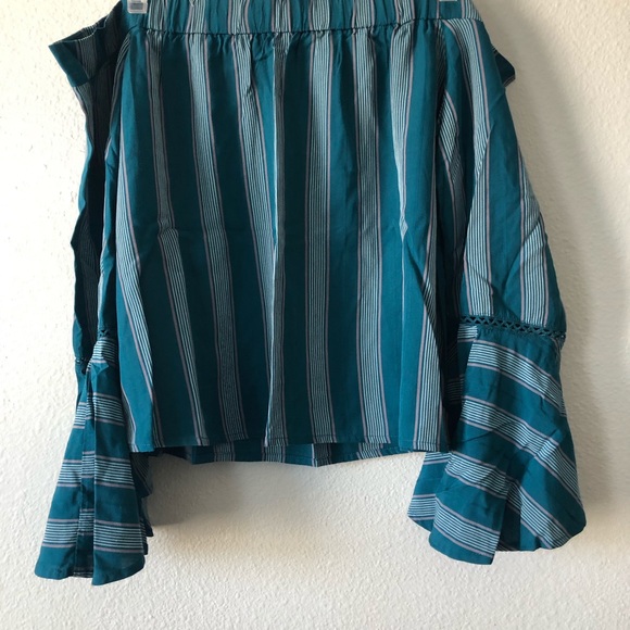 G/ F Collection blouse. - Picture 7 of 8